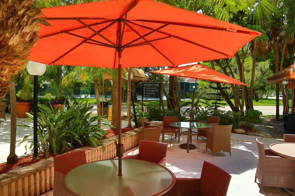 Chateau Mar Golf Resort, Trademark Collection By Wyndham Lauderhill Ngoại thất bức ảnh